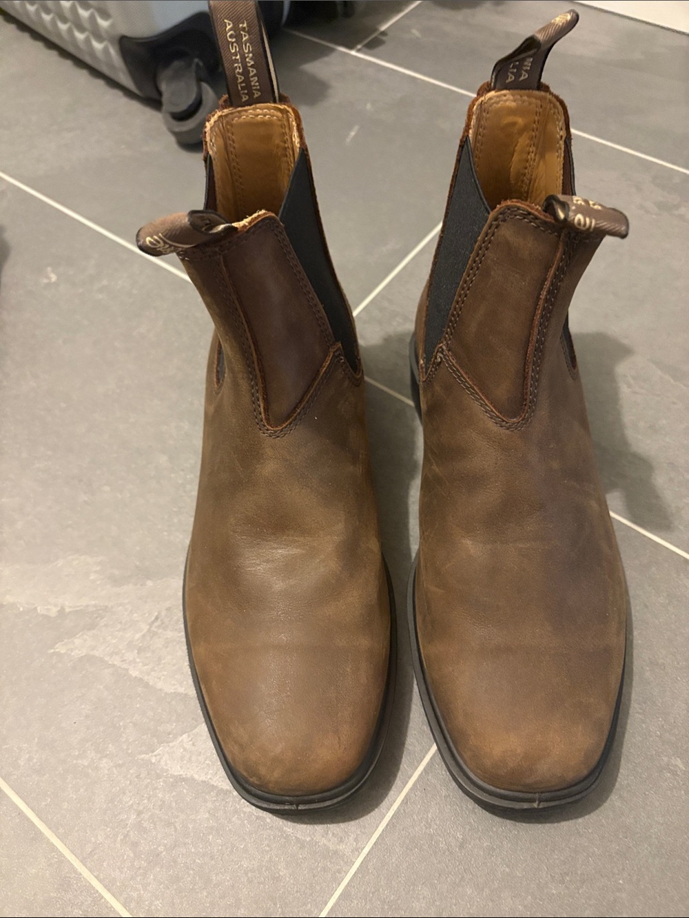 Antique Brown Chisel Toe Blundstones